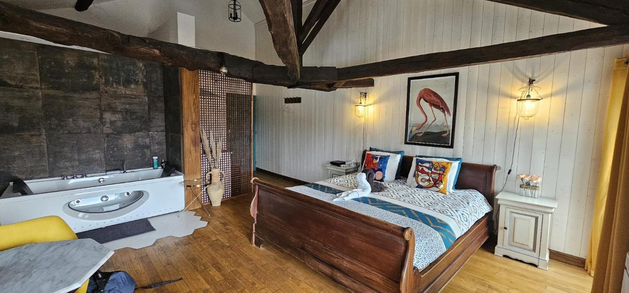 Suite Penthouse Romantique, Confolens, Charente Zewnętrze zdjęcie
