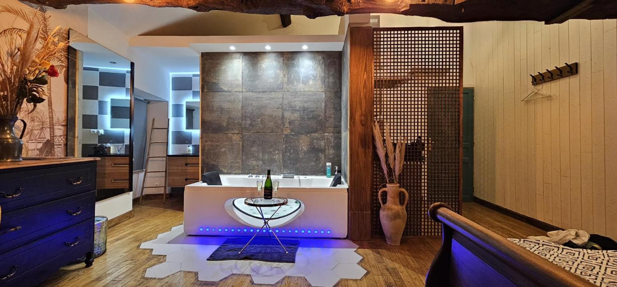 Suite Penthouse Romantique, Confolens, Charente Zewnętrze zdjęcie